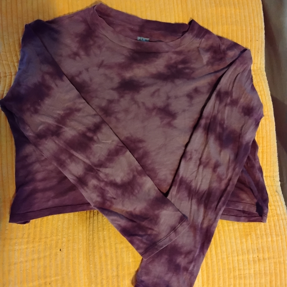 PINK Victoria's Secret Purple Tie Dye Cropped Long Sleeve Shirt